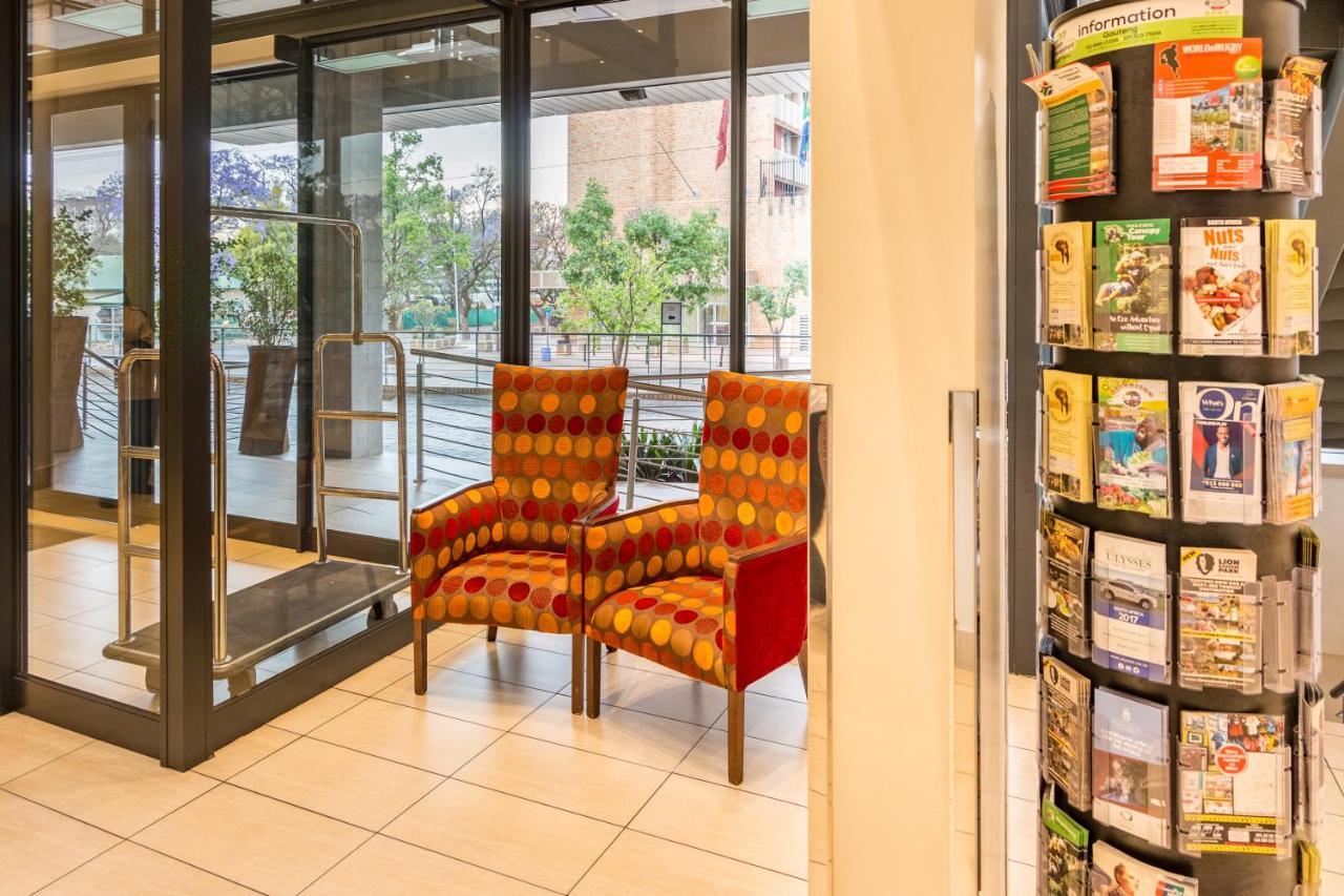 City Lodge Hotel Hatfield, Претория Екстериор снимка
