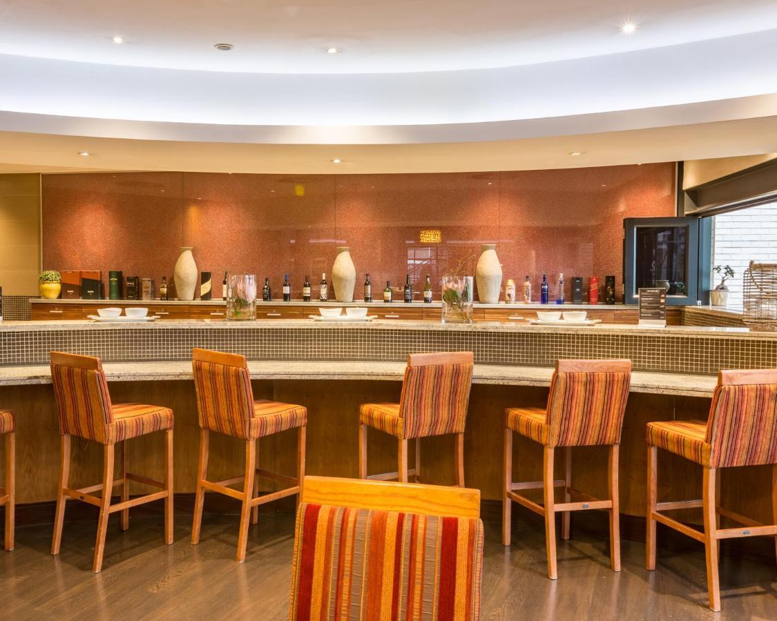 City Lodge Hotel Hatfield, Претория Екстериор снимка