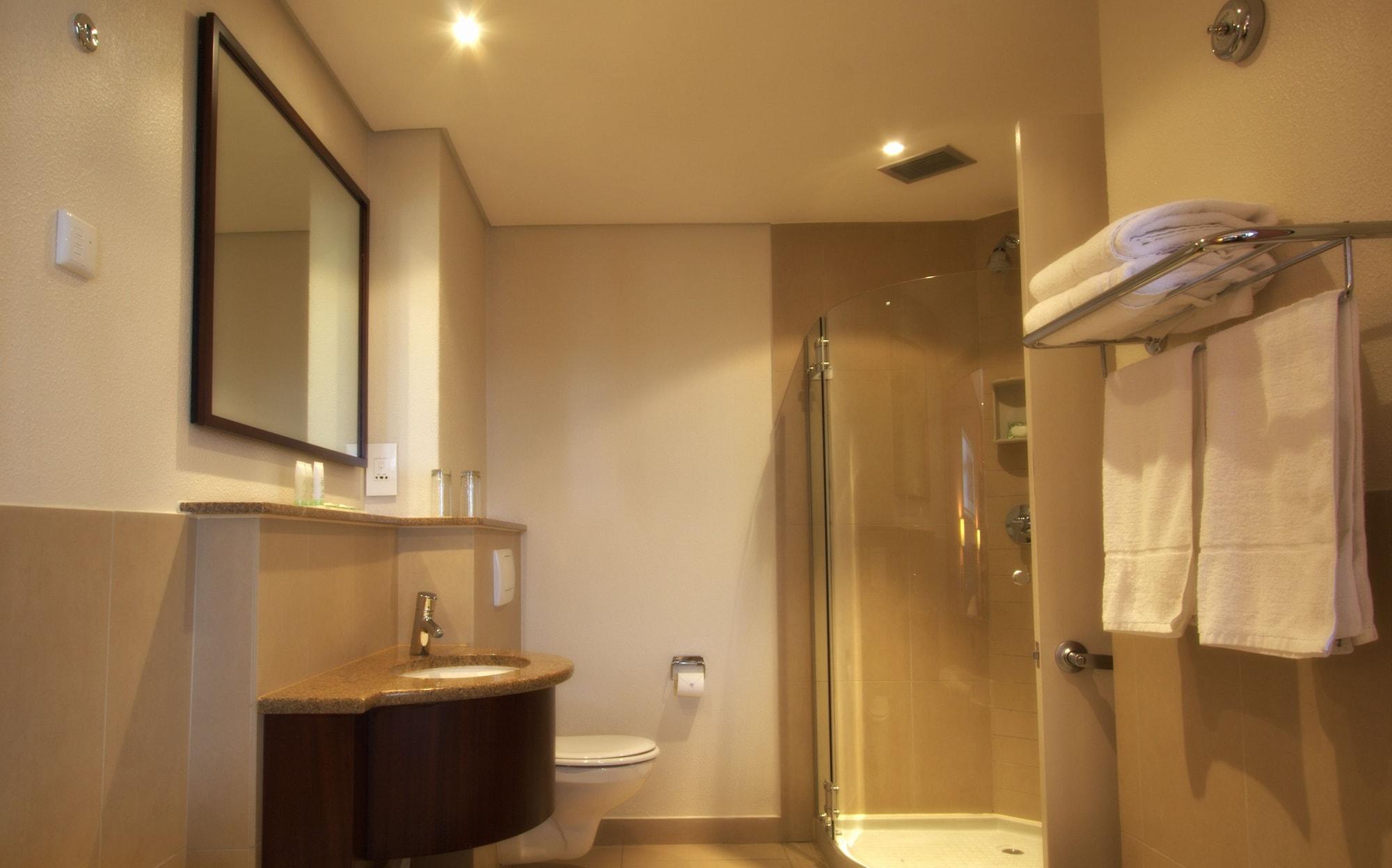 City Lodge Hotel Hatfield, Претория Екстериор снимка