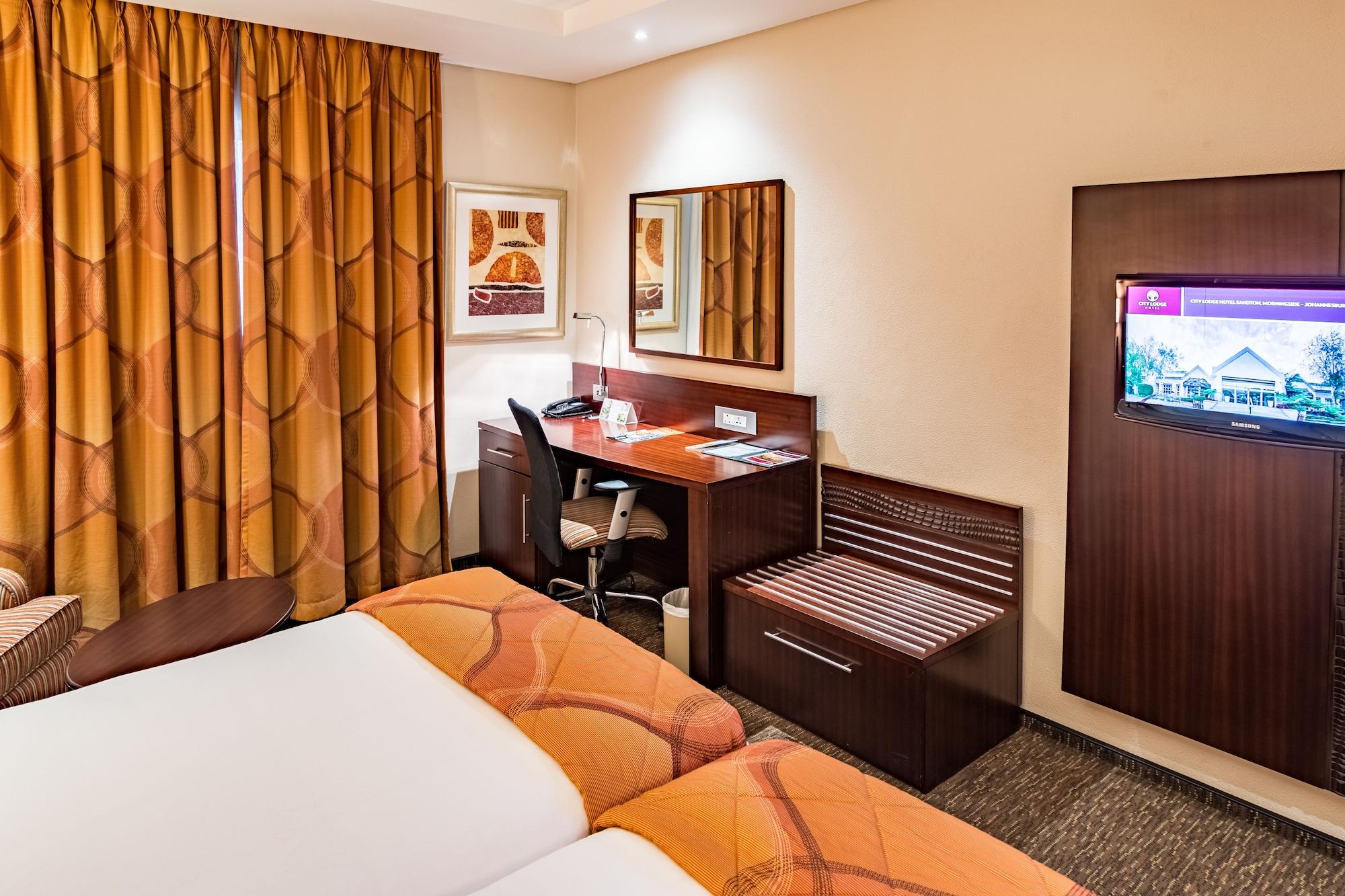 City Lodge Hotel Hatfield, Претория Екстериор снимка