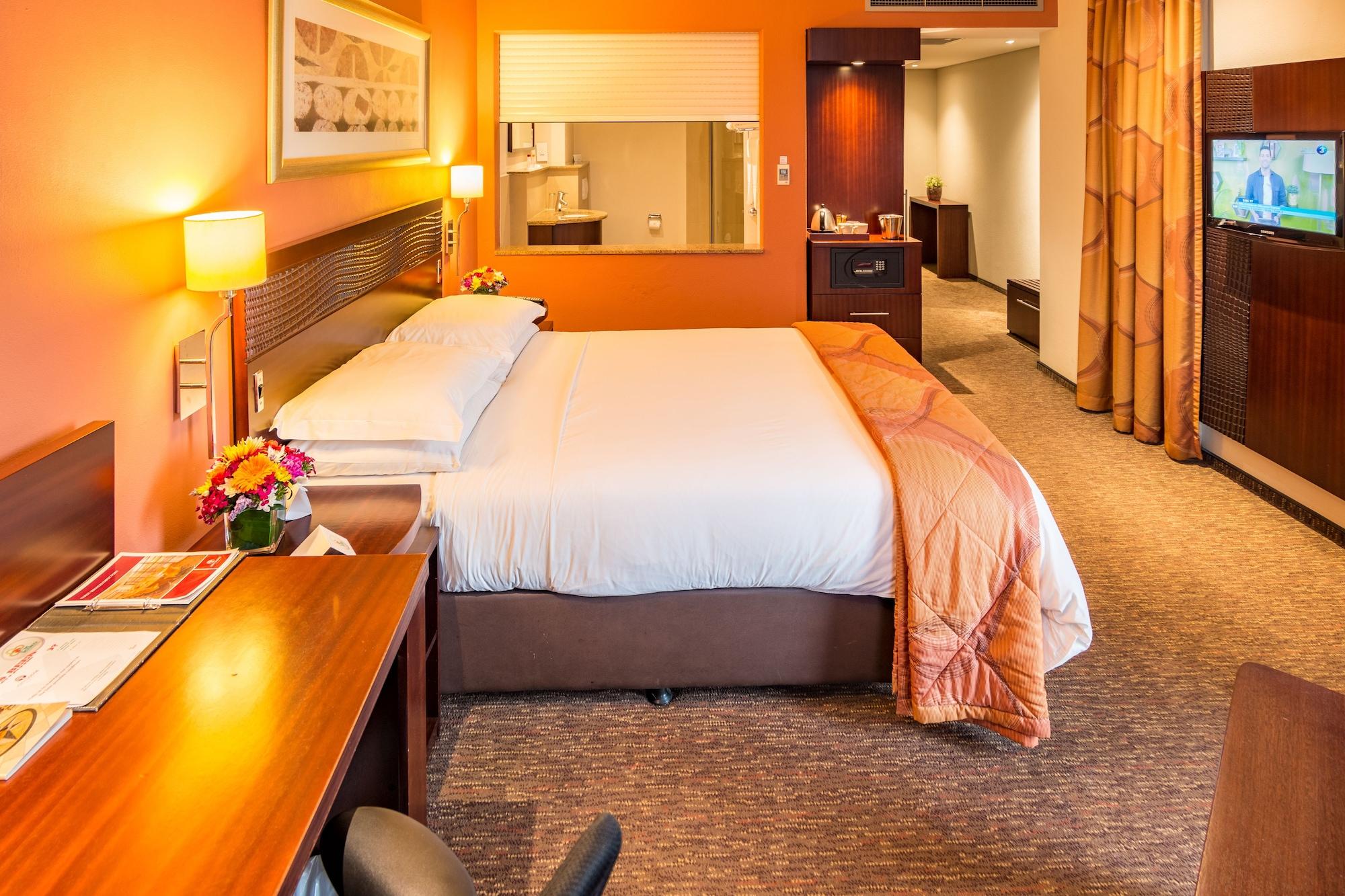 City Lodge Hotel Hatfield, Претория Екстериор снимка