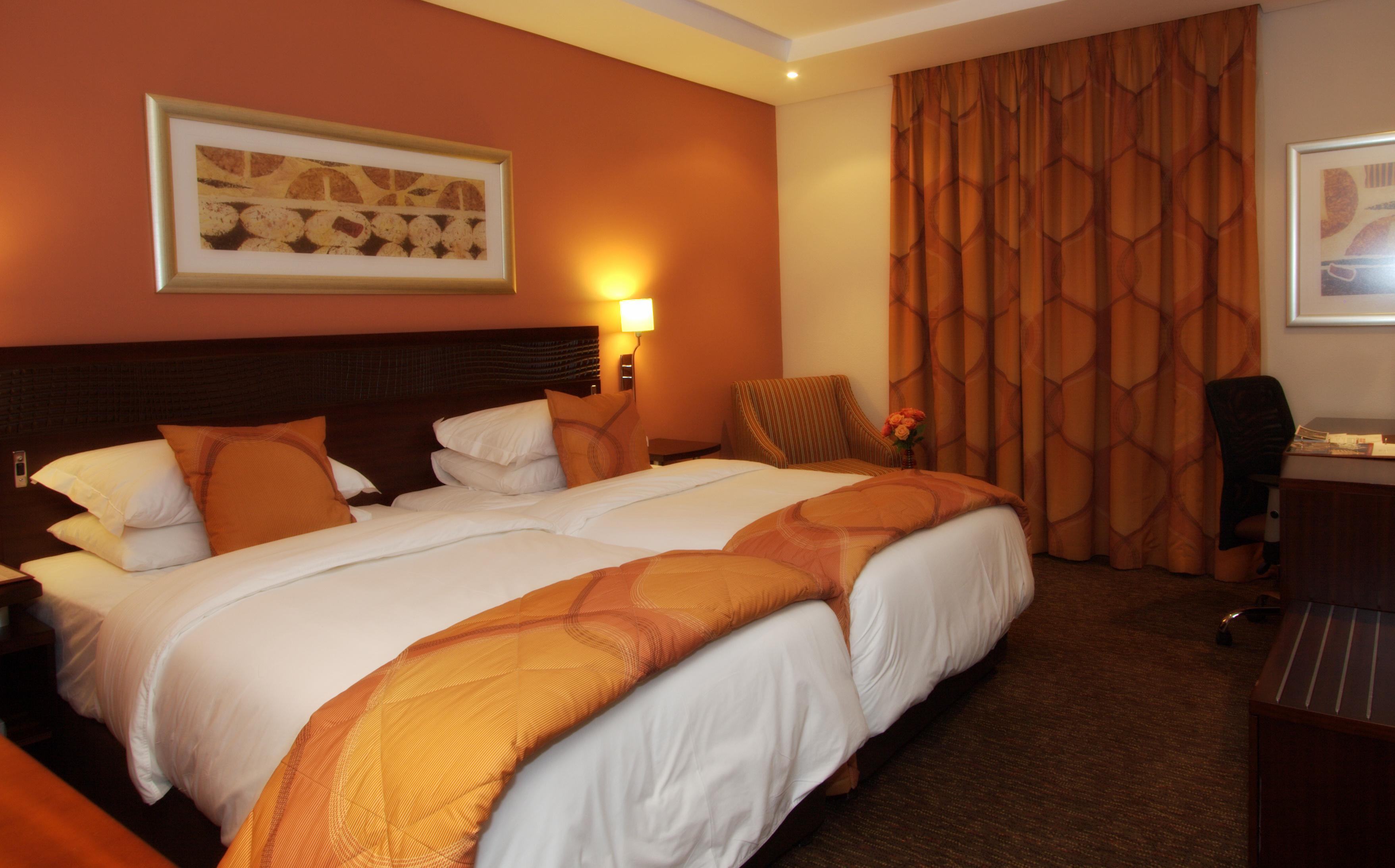 City Lodge Hotel Hatfield, Претория Екстериор снимка