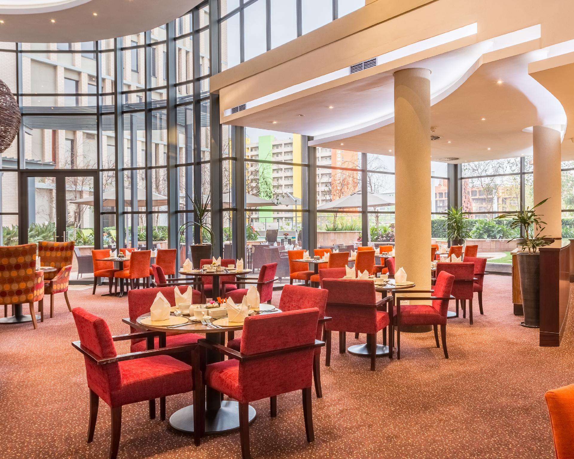 City Lodge Hotel Hatfield, Претория Екстериор снимка