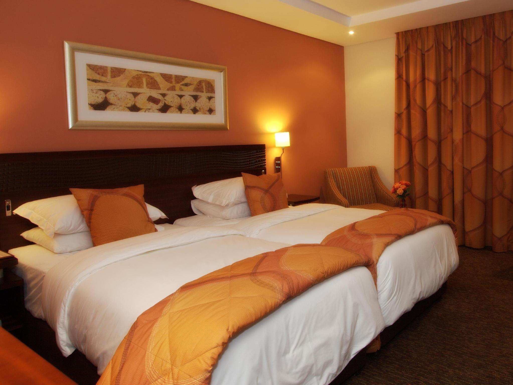 City Lodge Hotel Hatfield, Претория Екстериор снимка