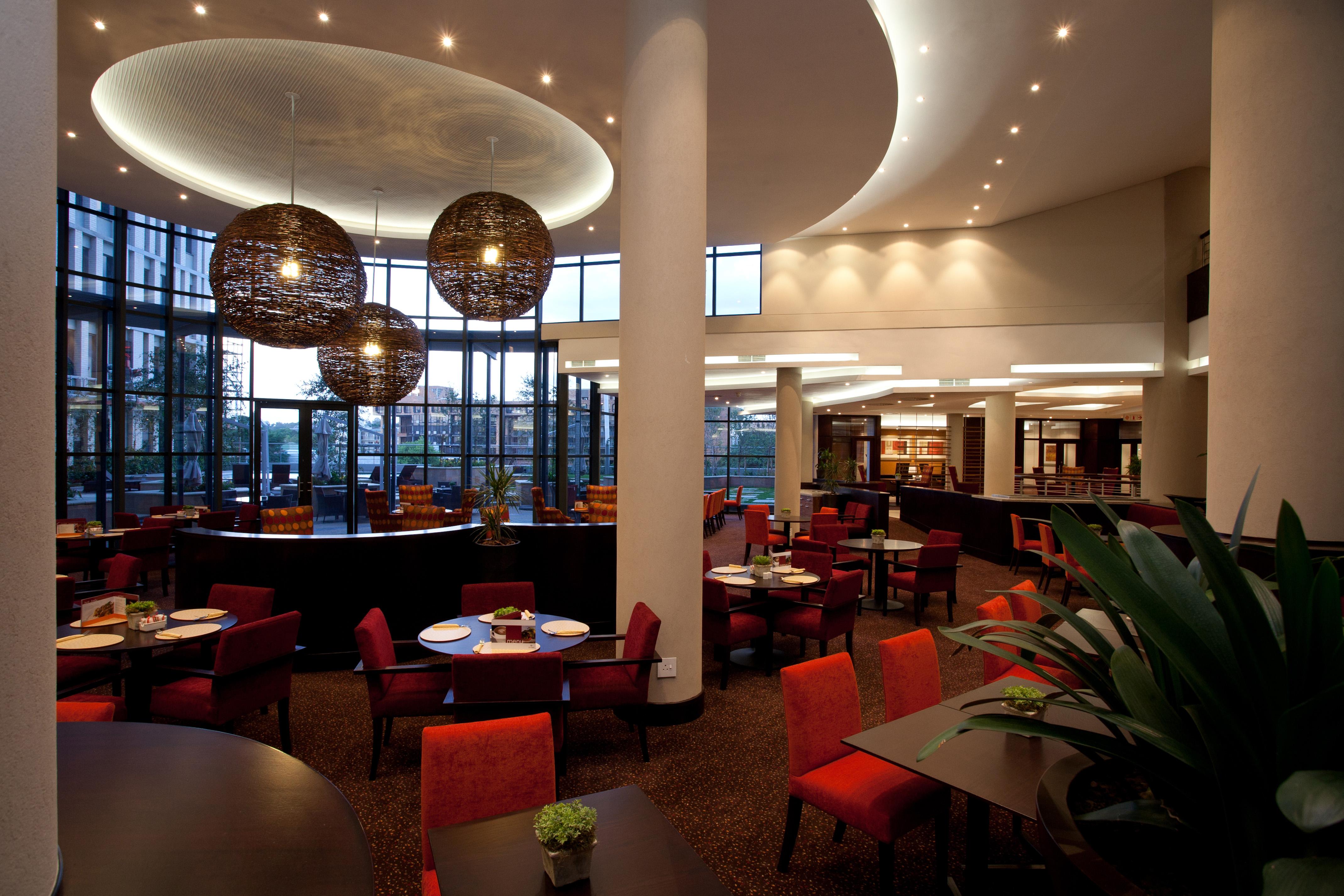 City Lodge Hotel Hatfield, Претория Екстериор снимка