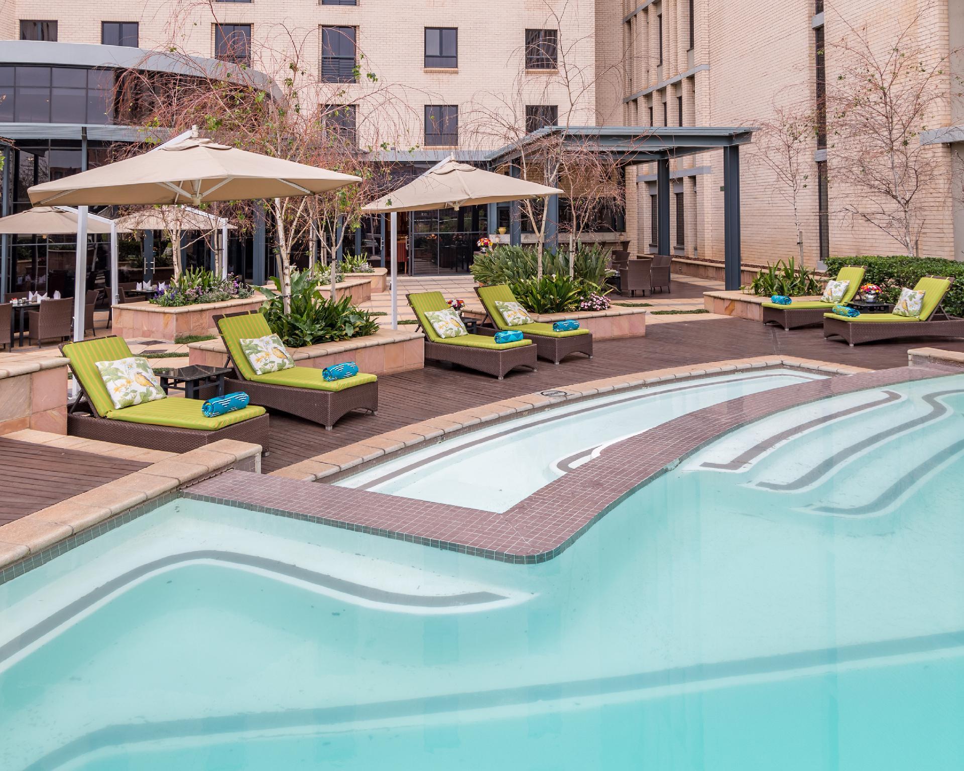 City Lodge Hotel Hatfield, Претория Екстериор снимка