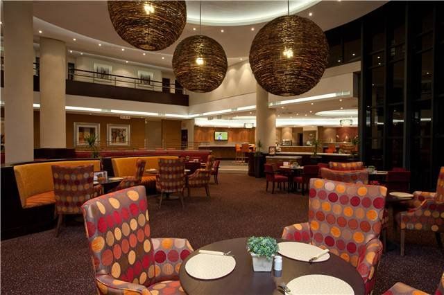 City Lodge Hotel Hatfield, Претория Екстериор снимка