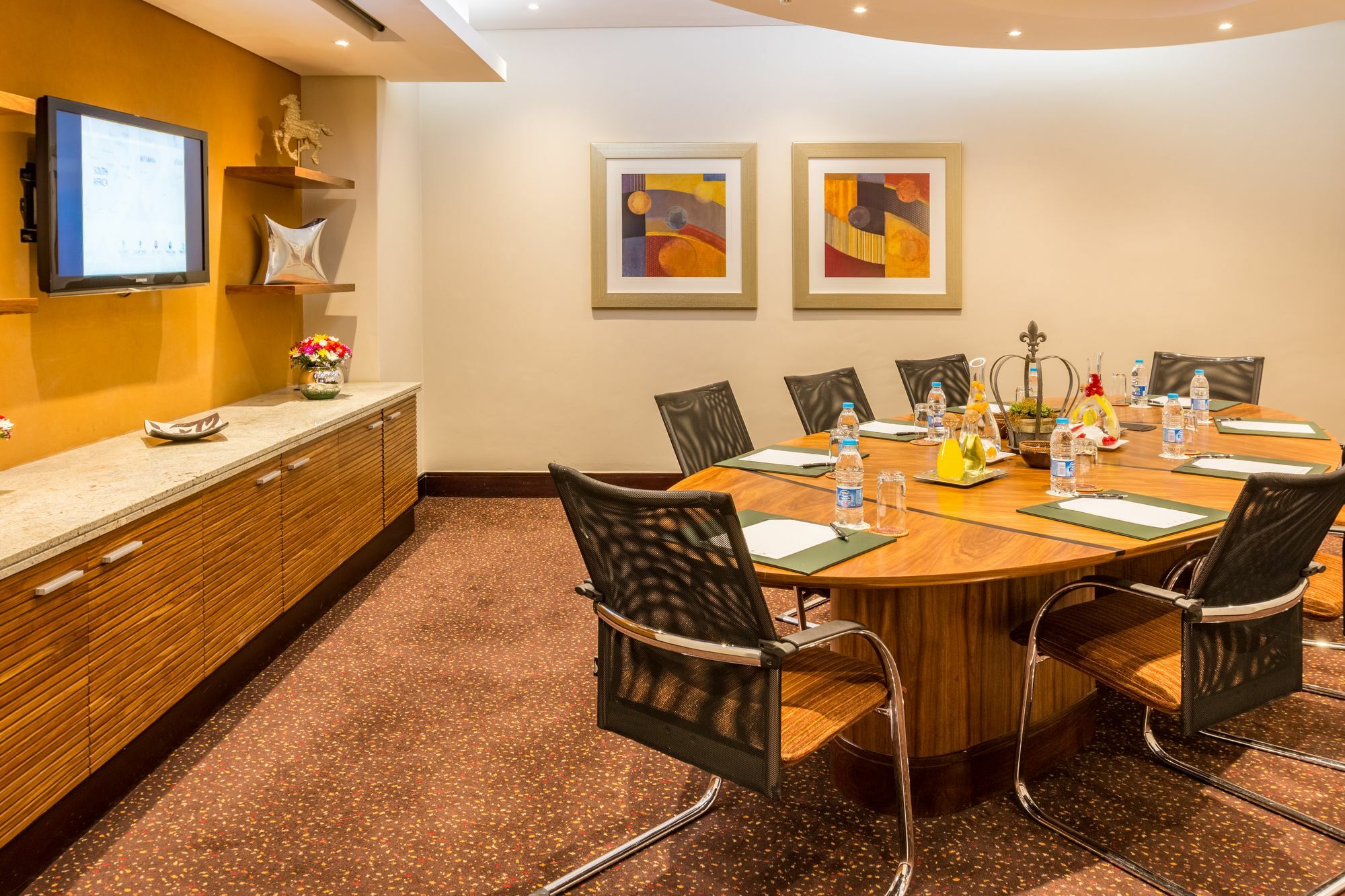 City Lodge Hotel Hatfield, Претория Екстериор снимка