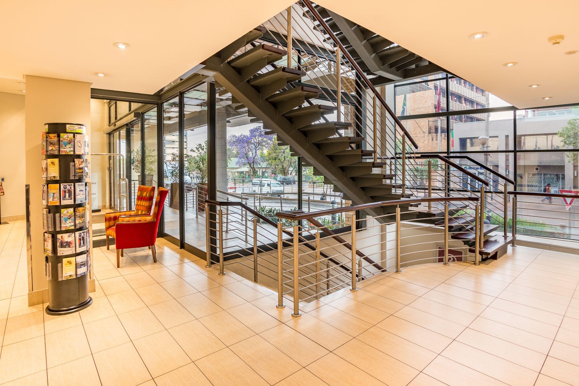 City Lodge Hotel Hatfield, Претория Екстериор снимка