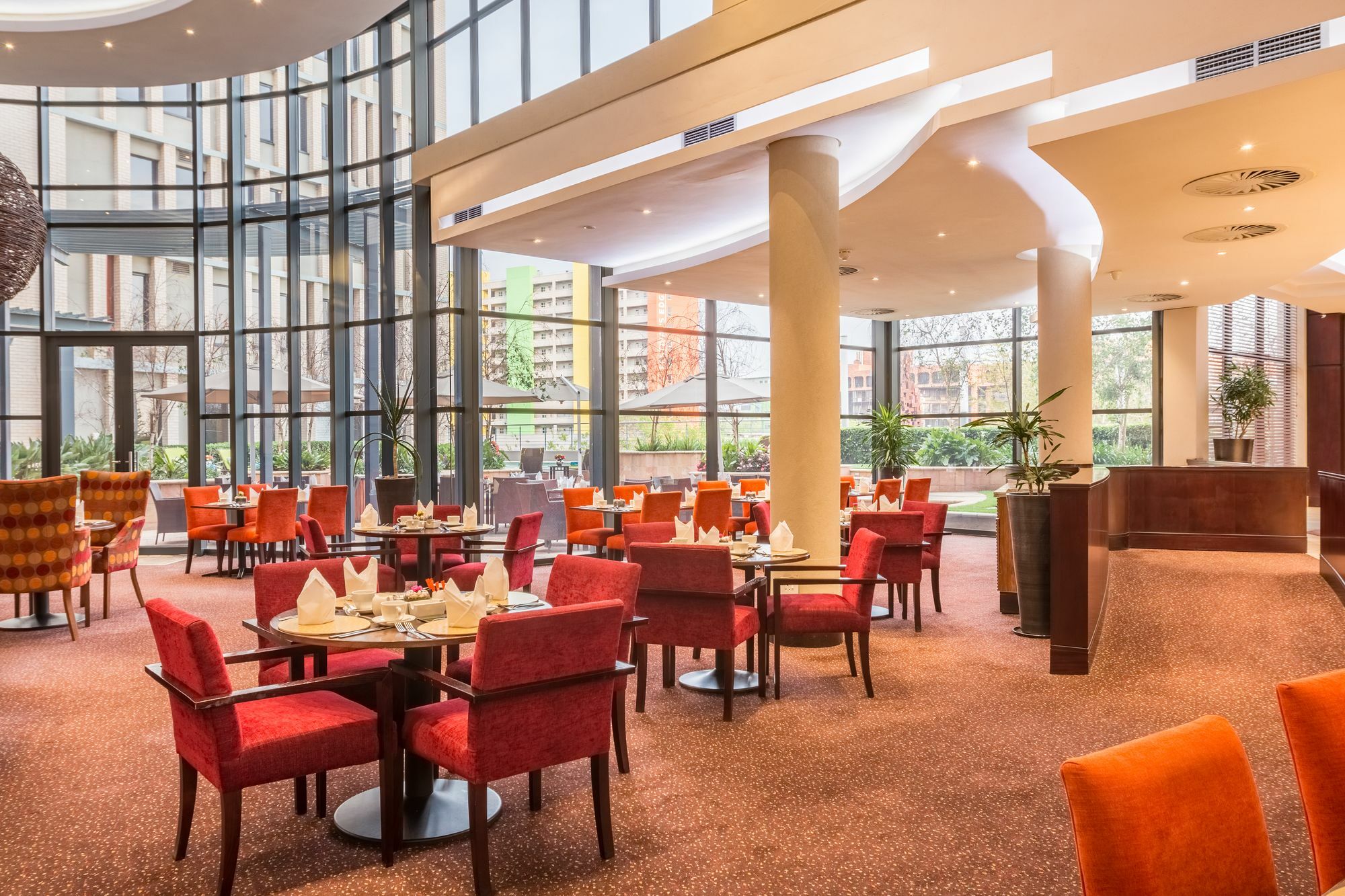 City Lodge Hotel Hatfield, Претория Екстериор снимка